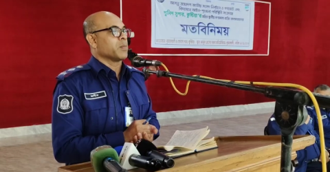 কুষ্টিয়ায় অবৈধ অস্ত্র নিয়ে চিন্তিত প্রার্থীরা, কথা দিয়ে আস্বস্ত করলেন এসপি