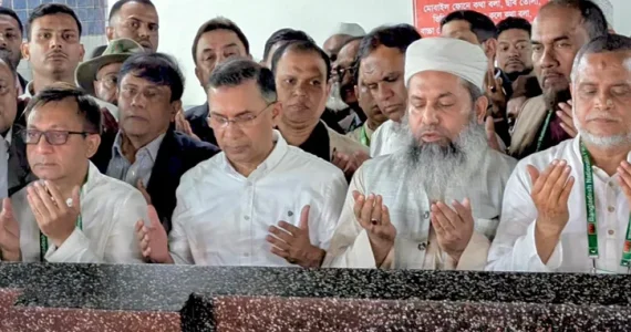 শাহজাজাল (র.)-এর মাজার জিয়ারত ও সেখানে নামাজ আদায় তারেক রহমানের