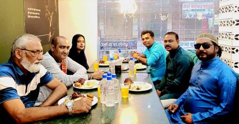 ব্যাচ ’৯৪-এর বিনোদ আগরওয়ালার উদ্যোগে আলোকিত পাঠশালার শিক্ষক ও কবি-সাহিত্যিকদের ইফতার