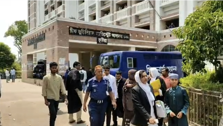 কুষ্টিয়ায় স্ত্রী’কে কুপিয়ে হত্যার দায়ে স্বামীর যাবজ্জীবন কারাদণ্ড দিয়েছে।