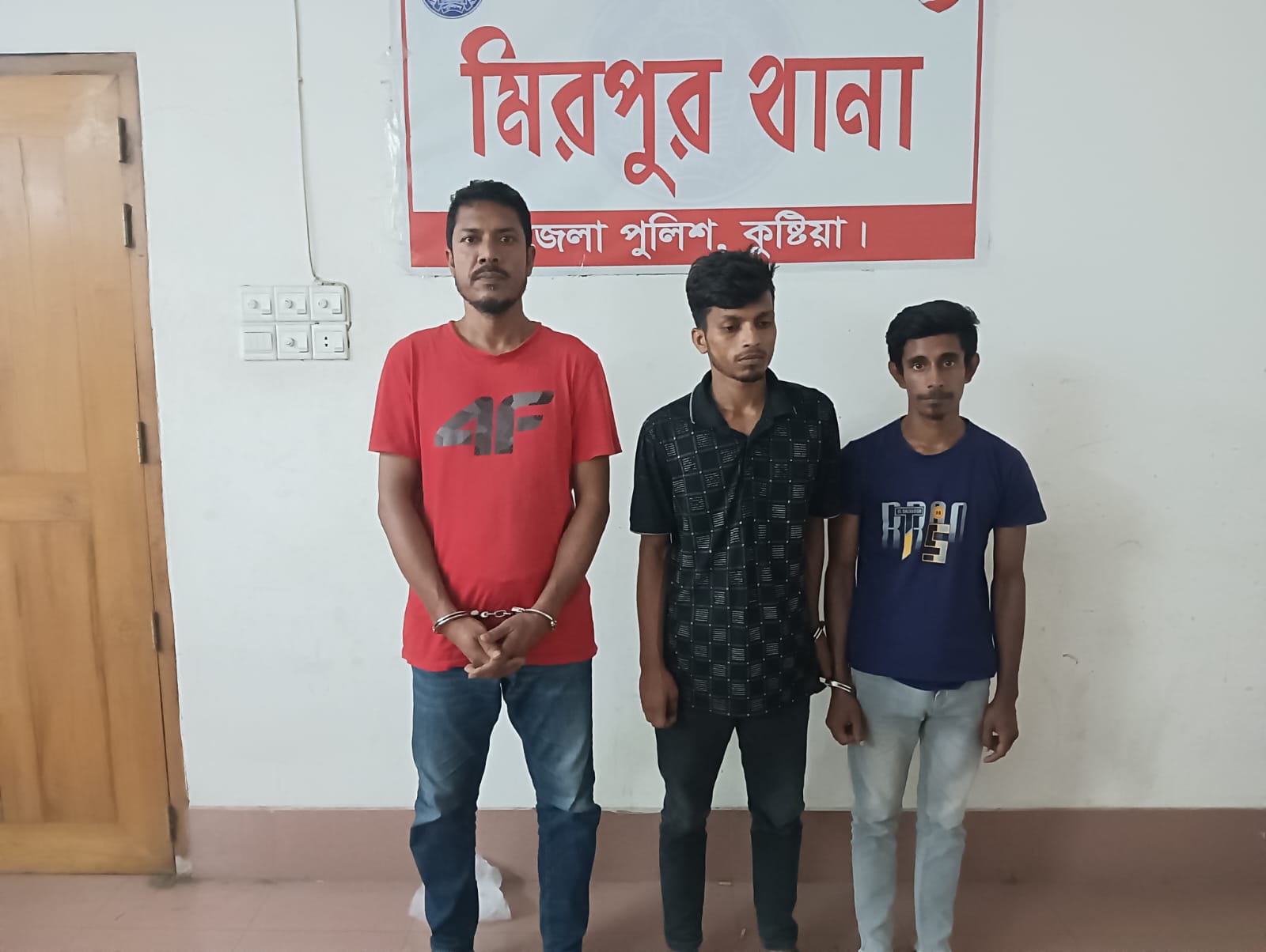 মিরপুরে দুই মাদক কারবারি গ্রেফতার: ছাড়াতে এসে মাদকসহ আটক তদবিরকারী