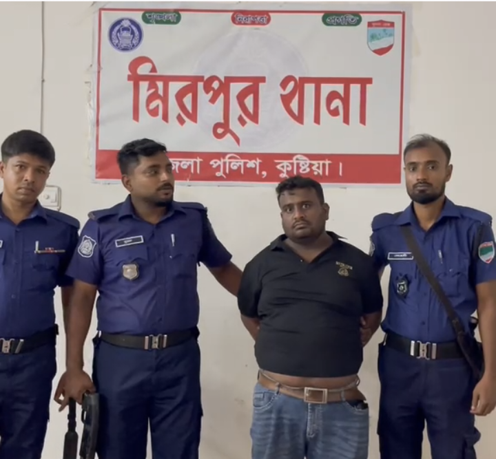 কুষ্টিয়ায় মাদক কারবারীকে ধরতে গিয়ে ২ পুলিশ আহত, প্রাইভেটকারসহ মাদক কারবারী আটক