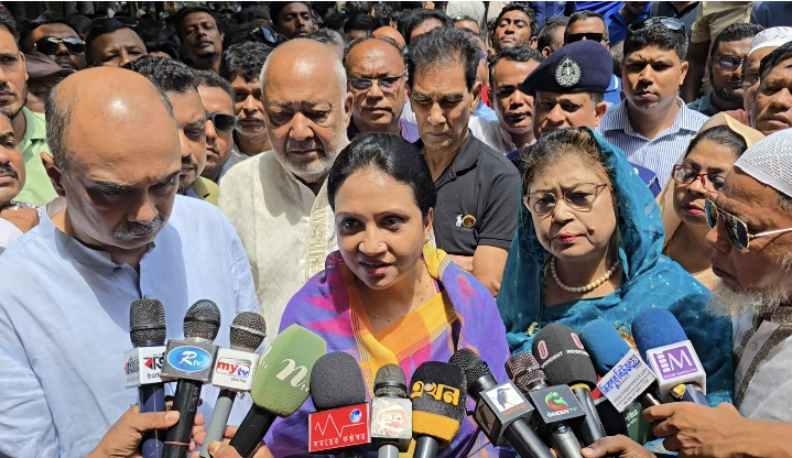 আওয়ামী লীগের প্রতি নমনীয় হওয়ার সুযোগ নেই—কুষ্টিয়ার মিরপুরে প্রতিমন্ত্রী ব্যারিস্টার ফারজানা শারমিন পুতুল 